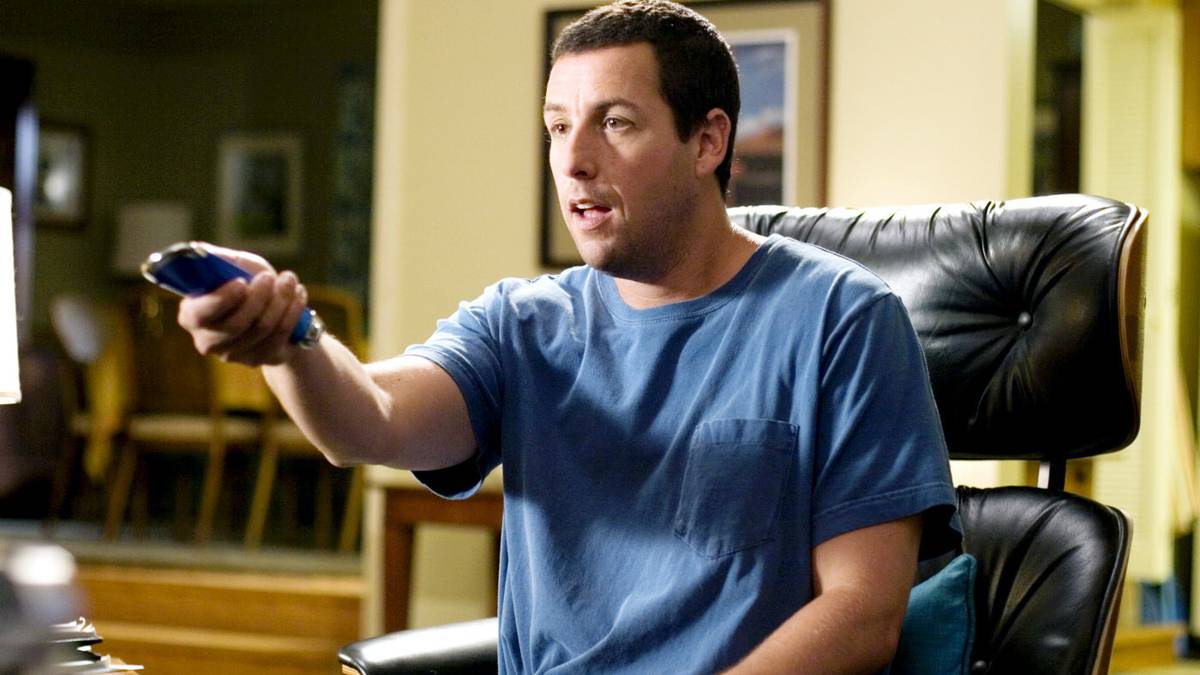 Thiết kế chiếc điều khiển trong phim Click của Adam Sandler: Sony từng muốn gắn tên họ lên đó