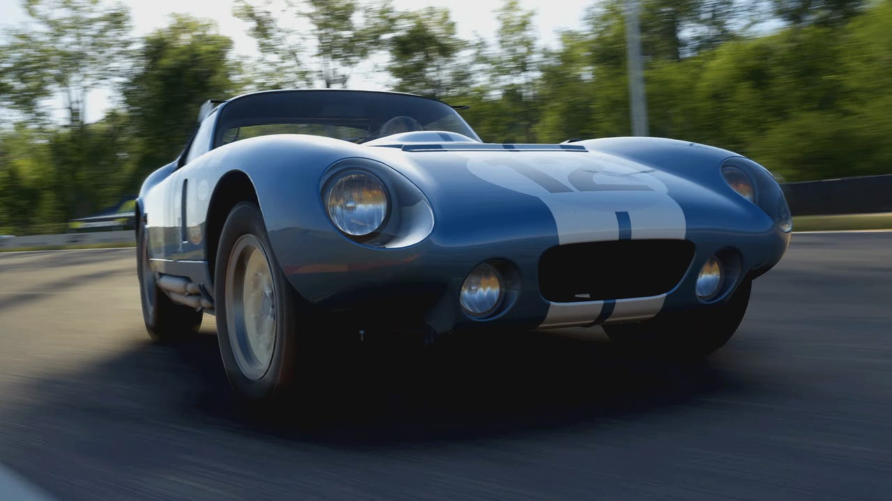 Project Motor Racing tung bản DLC mới với 9 mẫu xe cổ và đường đua mới